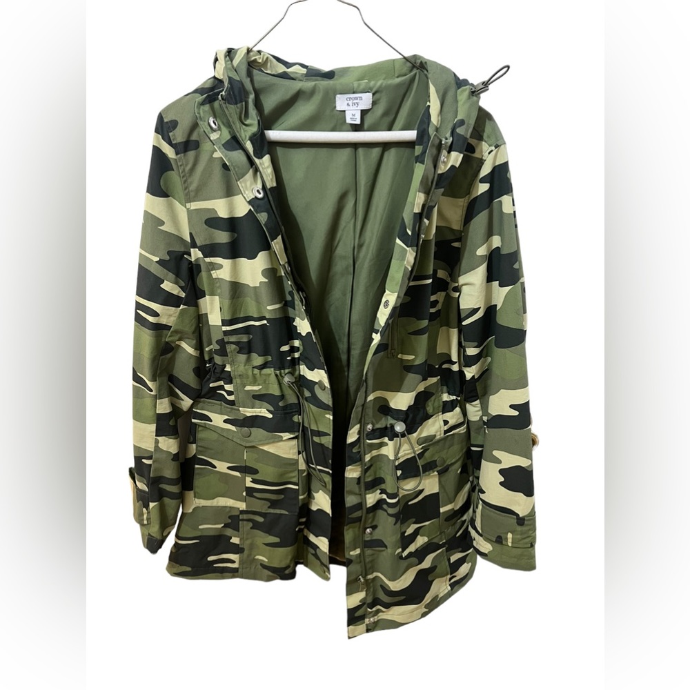 Crown and Ivy- Women's Camouflage Anorak Jacket/utility coat